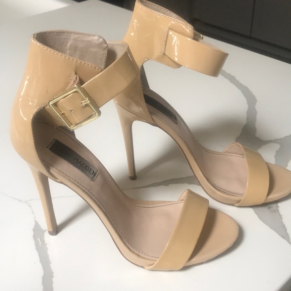 Good condition Steve Madden nude heels